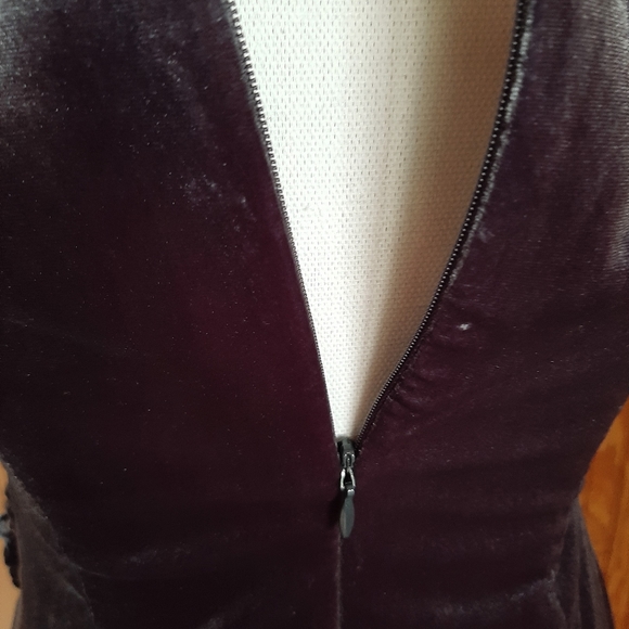 NWT Vince Camuto Gray Velvet Choker High Neck Sleeveless Formal Dress - Picture 7 of 7